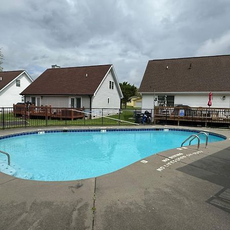 1 Mile To Pkwy, Pets, Hot Tub, Creekside, Porch Villa Pigeon Forge Dış mekan fotoğraf