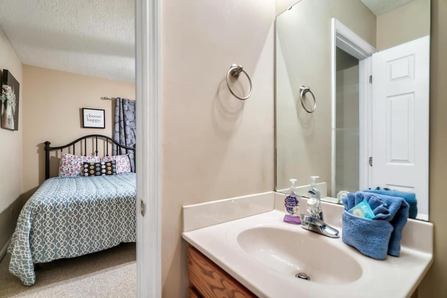 1 Mile To Pkwy, Pets, Hot Tub, Creekside, Porch Villa Pigeon Forge Dış mekan fotoğraf