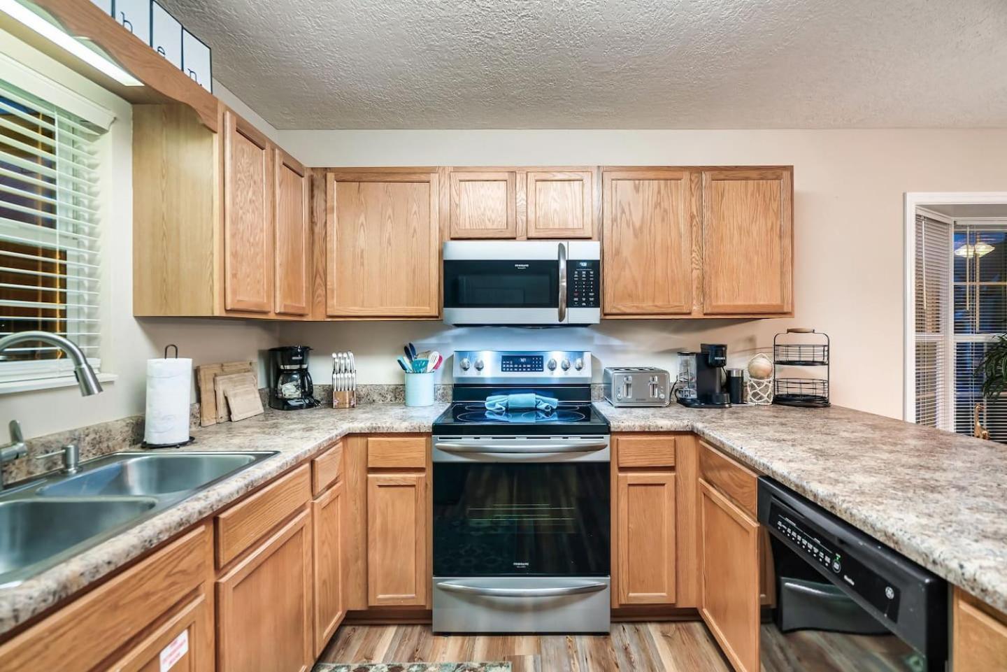 1 Mile To Pkwy, Pets, Hot Tub, Creekside, Porch Villa Pigeon Forge Dış mekan fotoğraf