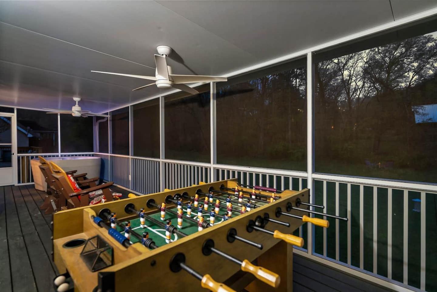 1 Mile To Pkwy, Pets, Hot Tub, Creekside, Porch Villa Pigeon Forge Dış mekan fotoğraf
