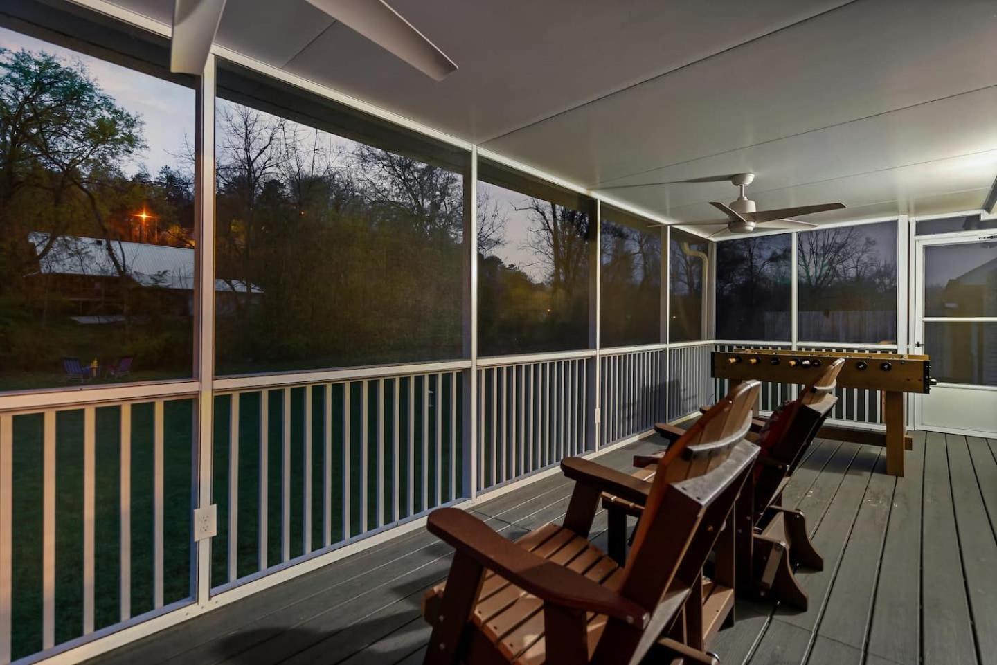 1 Mile To Pkwy, Pets, Hot Tub, Creekside, Porch Villa Pigeon Forge Dış mekan fotoğraf