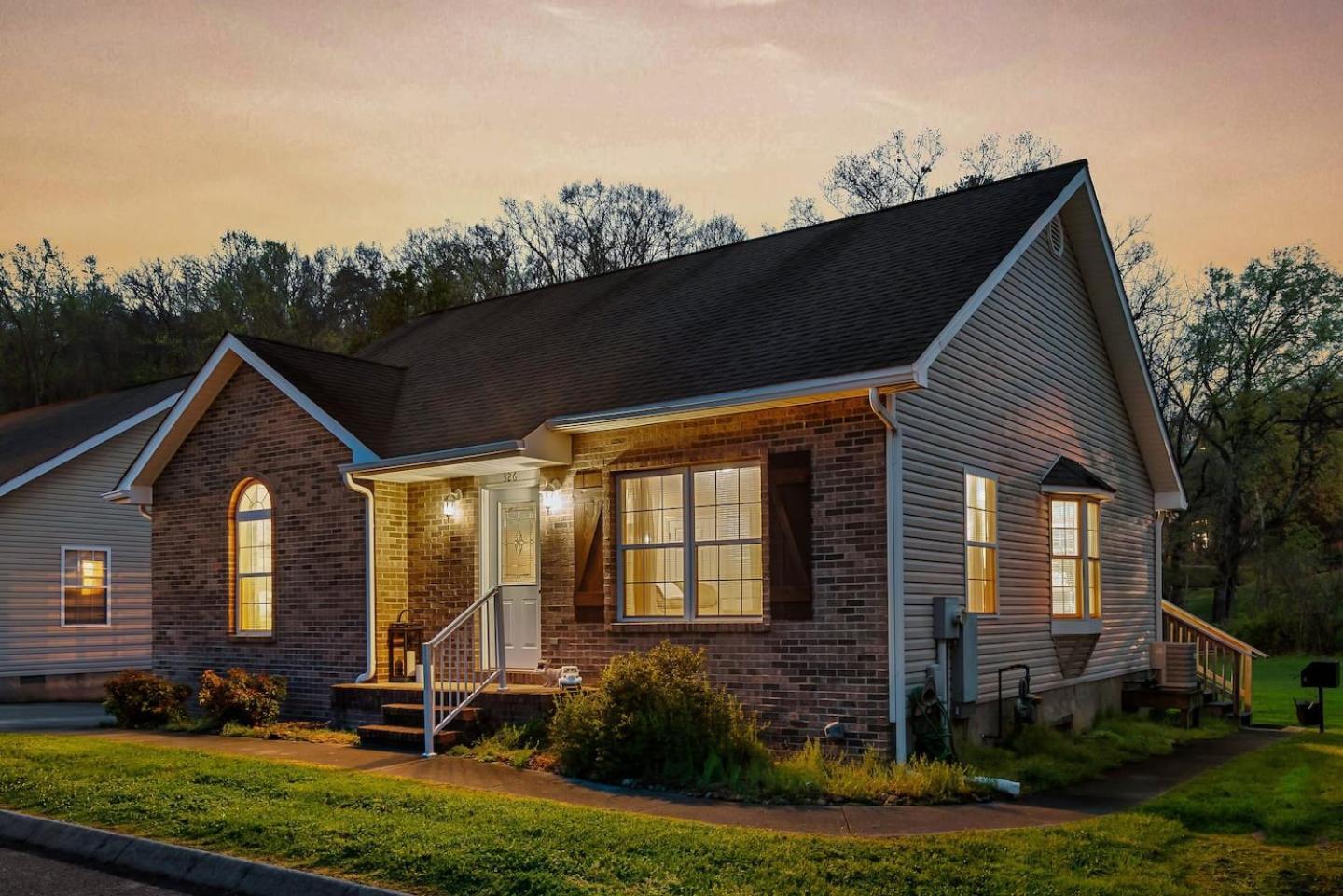 1 Mile To Pkwy, Pets, Hot Tub, Creekside, Porch Villa Pigeon Forge Dış mekan fotoğraf