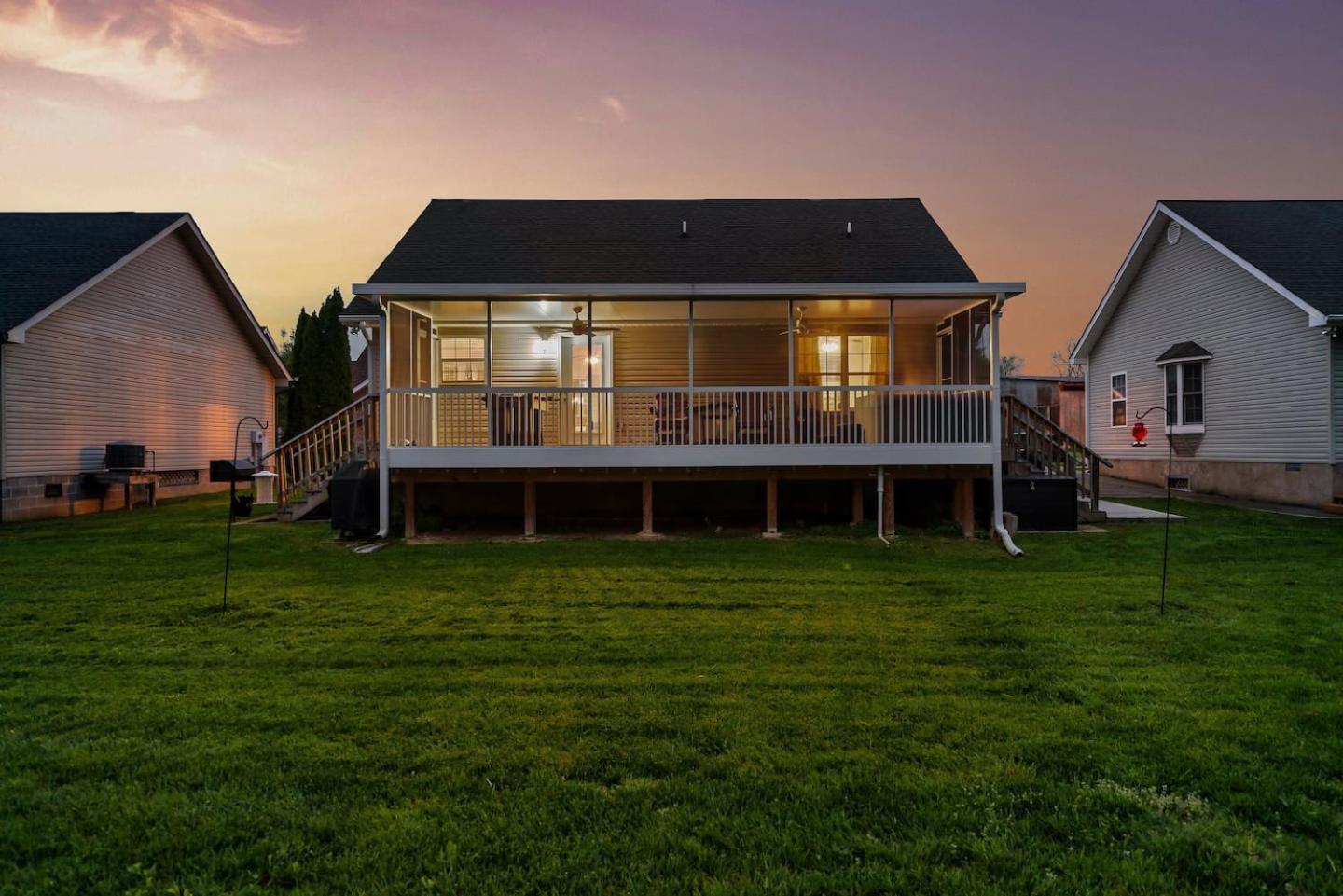 1 Mile To Pkwy, Pets, Hot Tub, Creekside, Porch Villa Pigeon Forge Dış mekan fotoğraf