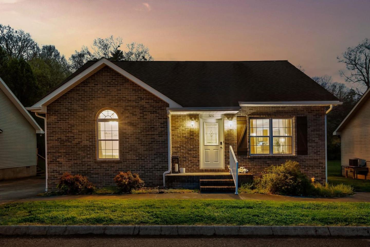 1 Mile To Pkwy, Pets, Hot Tub, Creekside, Porch Villa Pigeon Forge Dış mekan fotoğraf